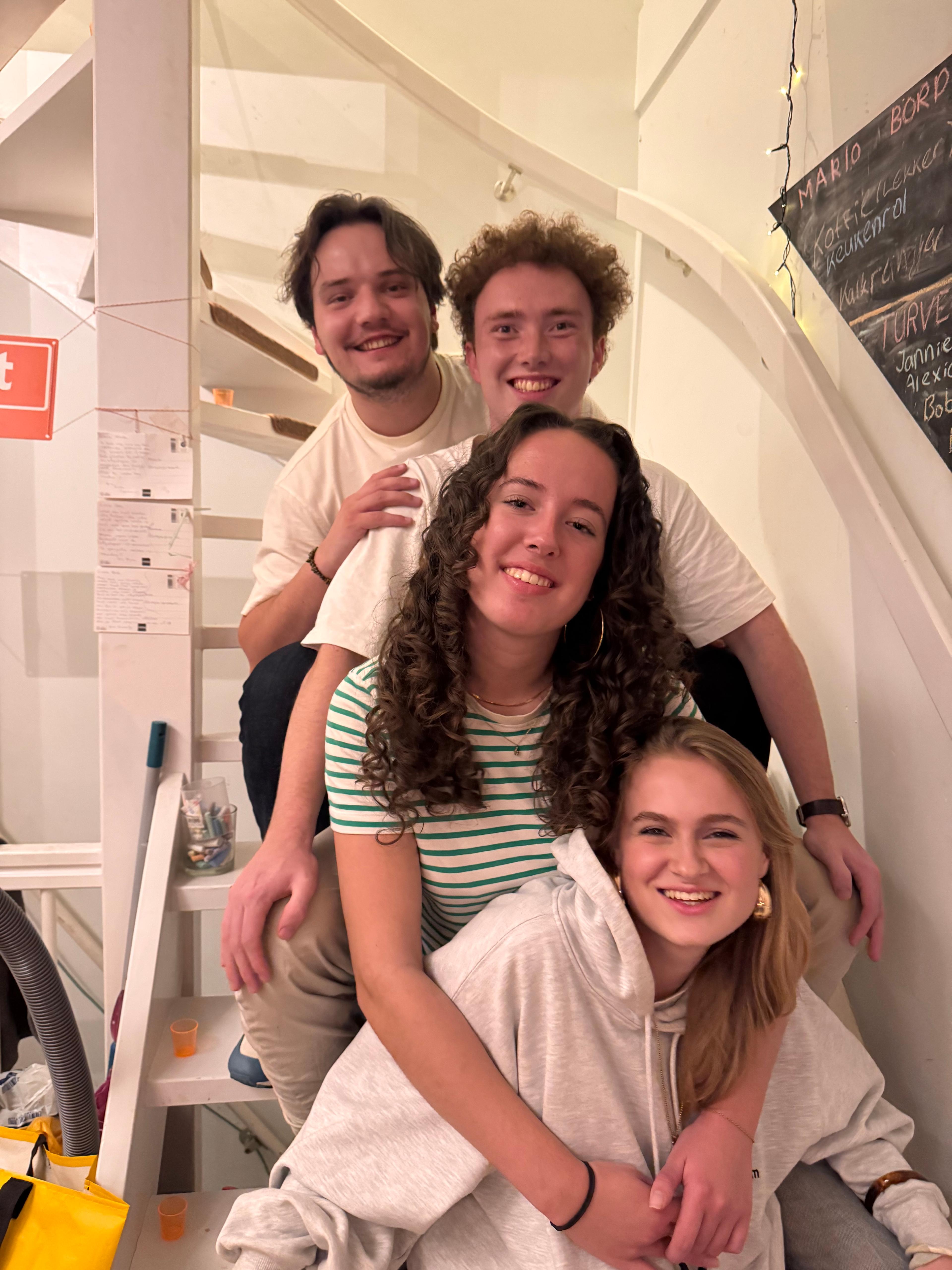 show all photos of Oranjestraat