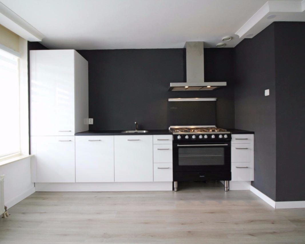 show all photos of Merwedestraat