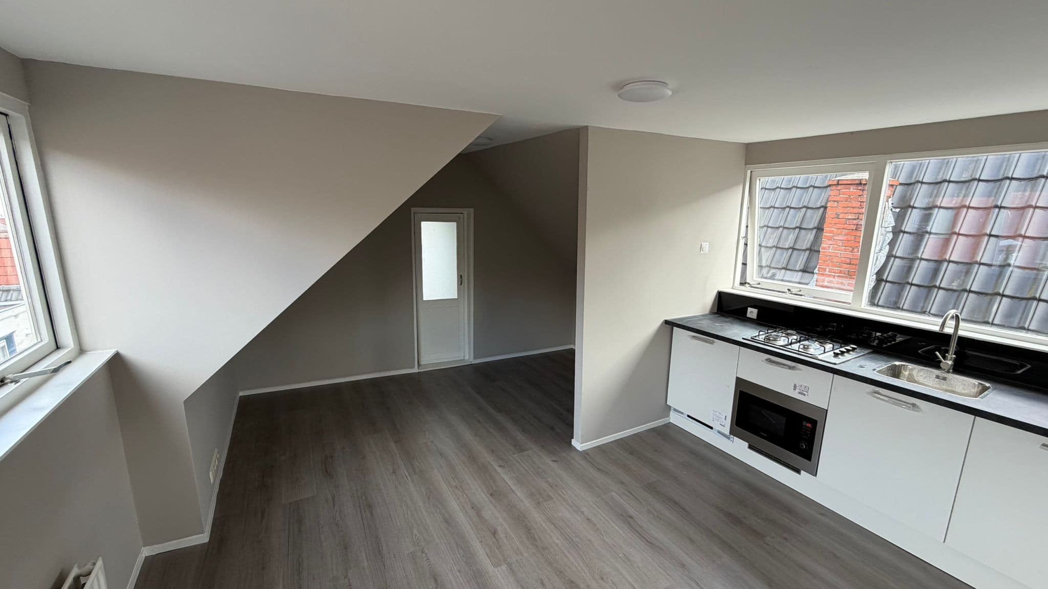 show all photos of Meeuwerderweg