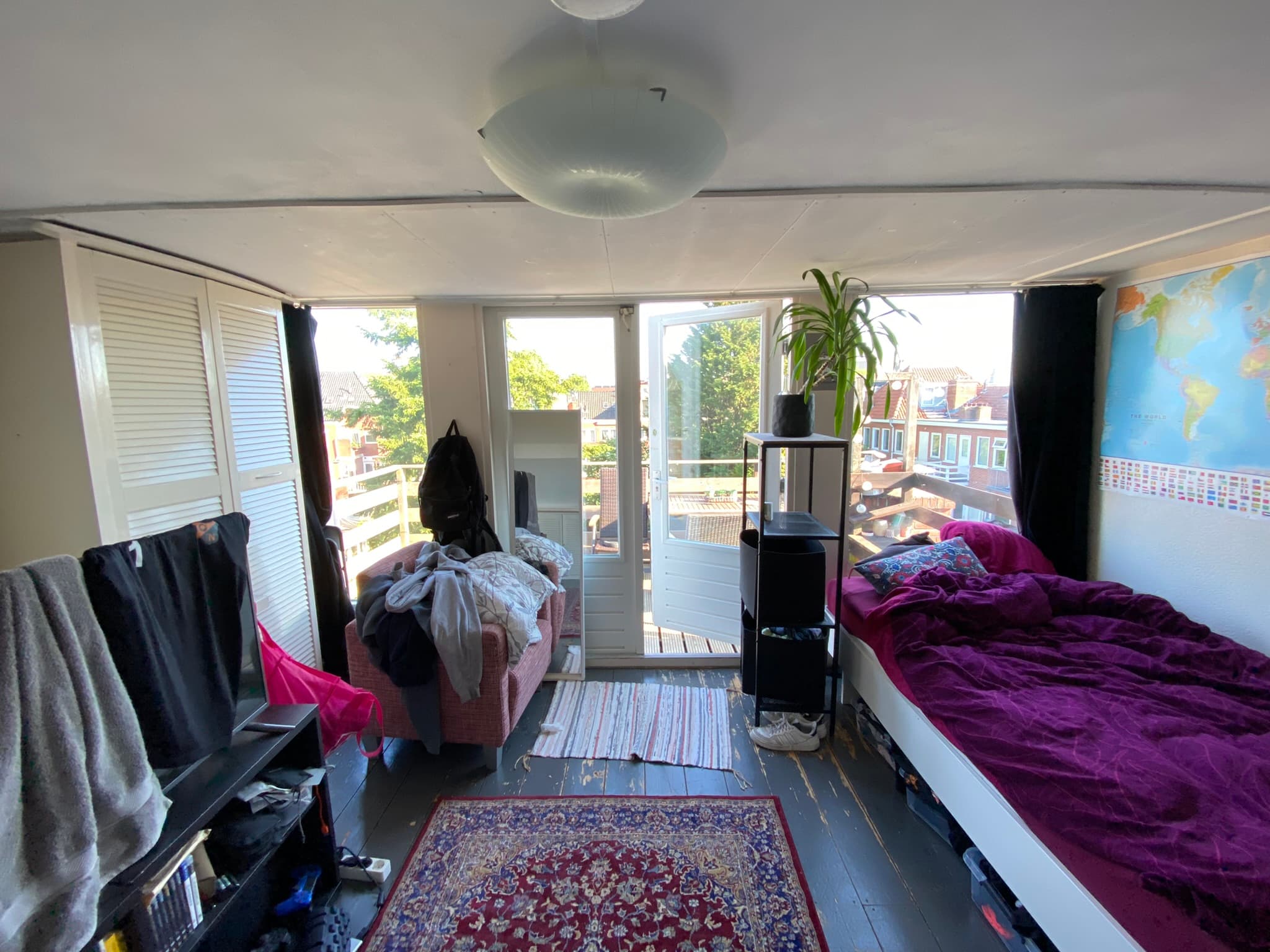 show all photos of Van der Waalsstraat