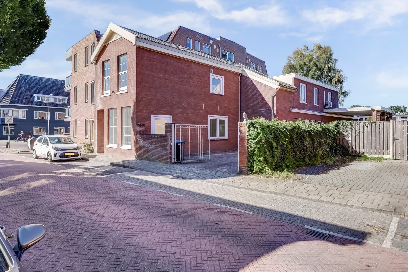 show all photos of Lipperkerkstraat