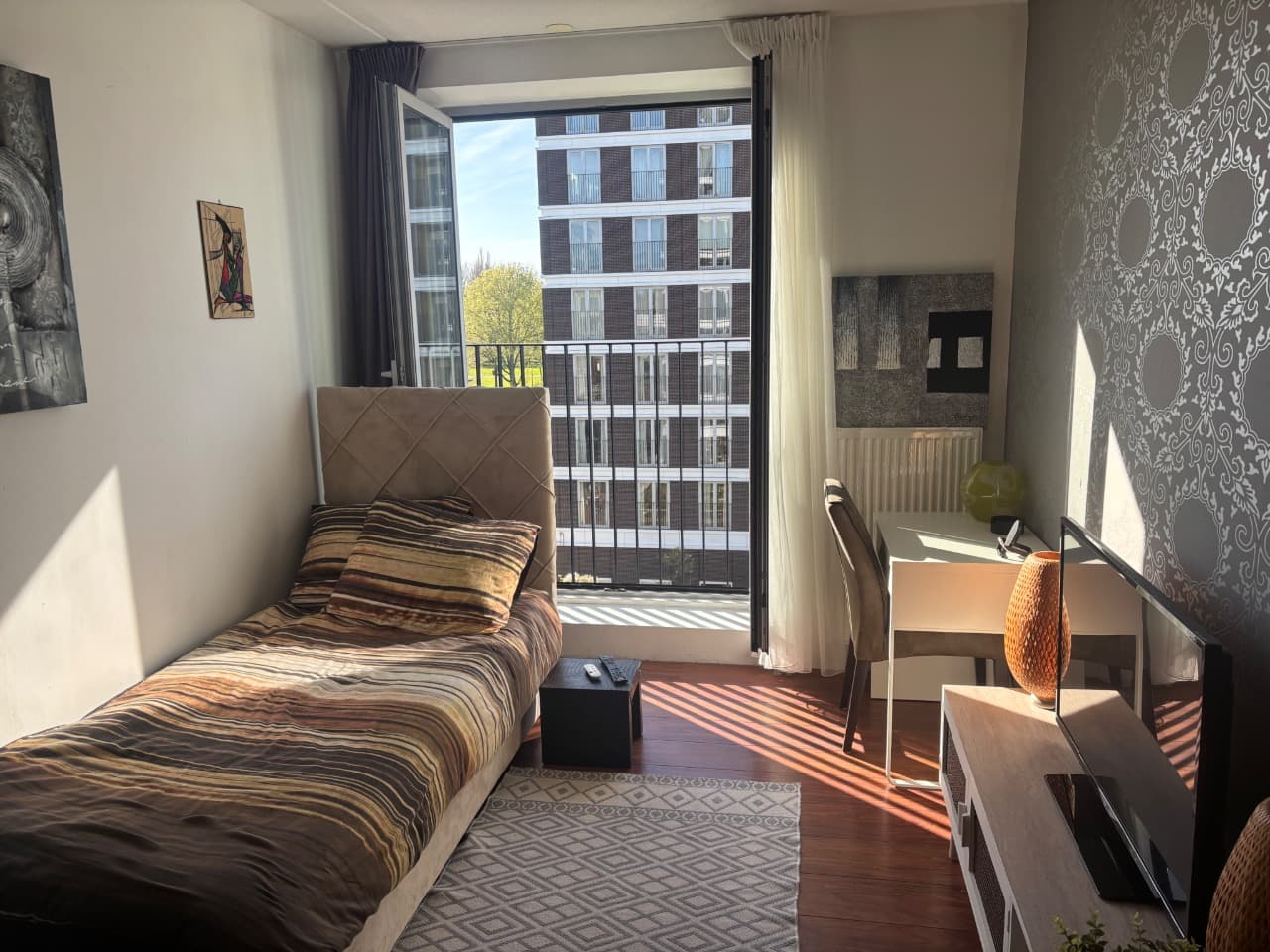 show all photos of Wolbrantskerkweg