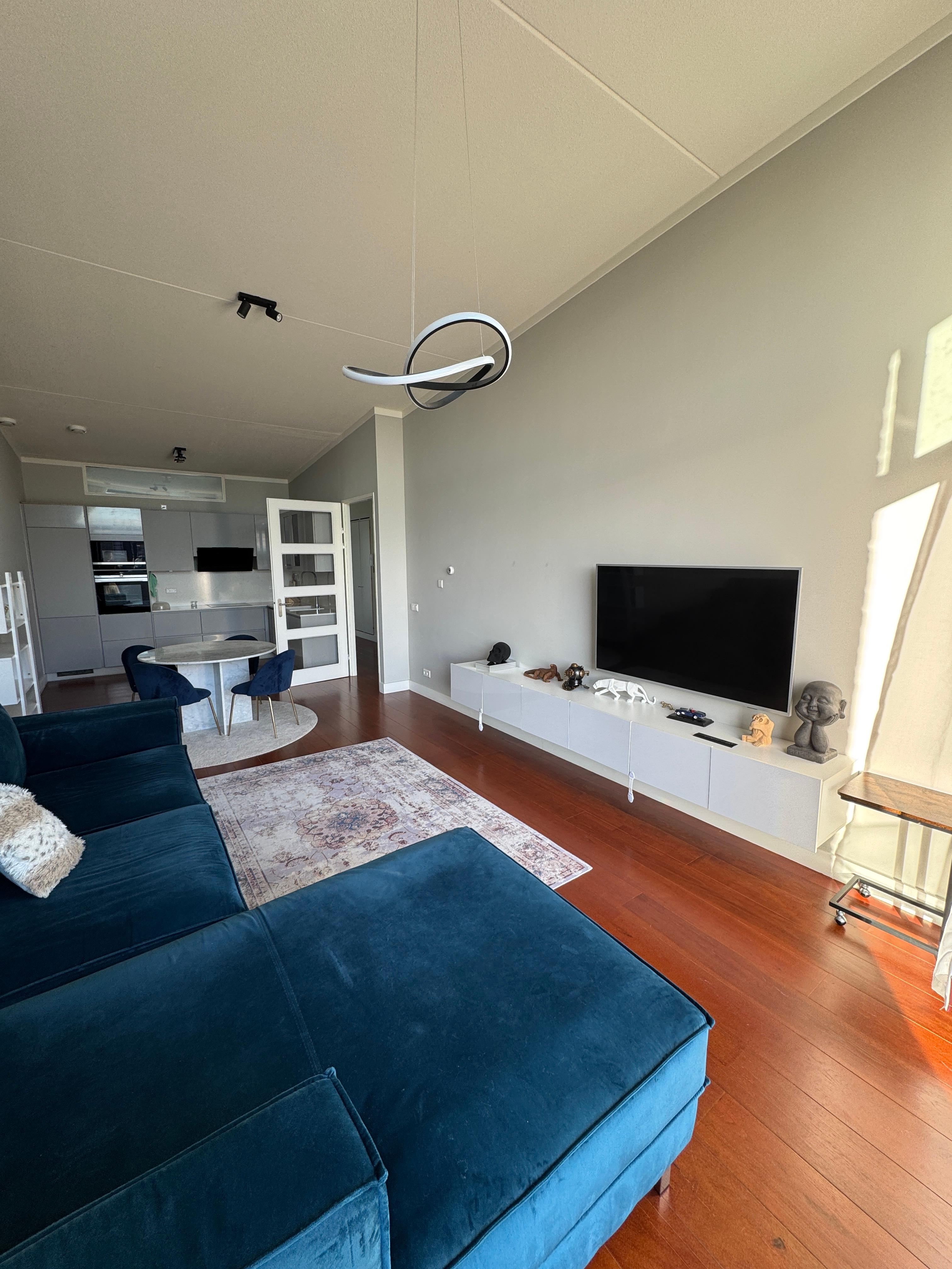 show all photos of Erich Salomonstraat