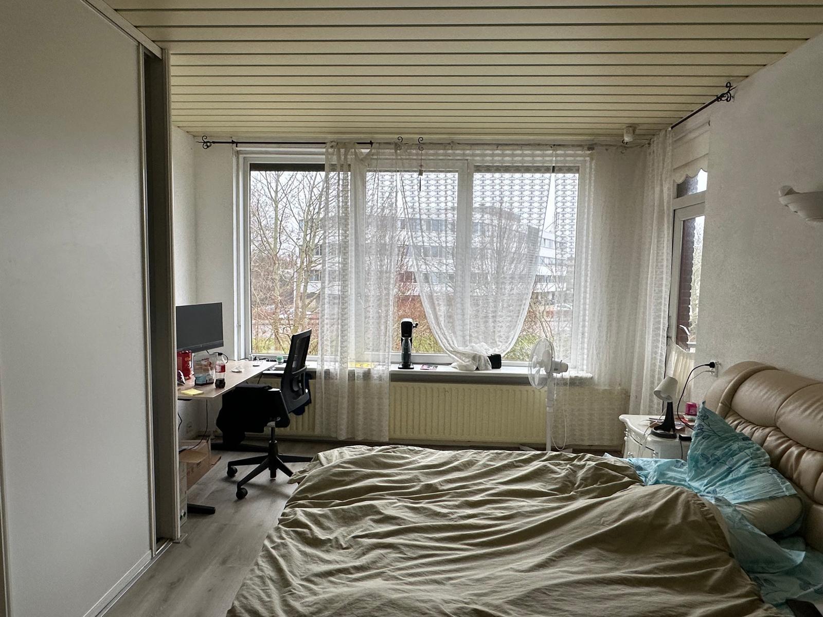 show all photos of Jan van Gentstraat