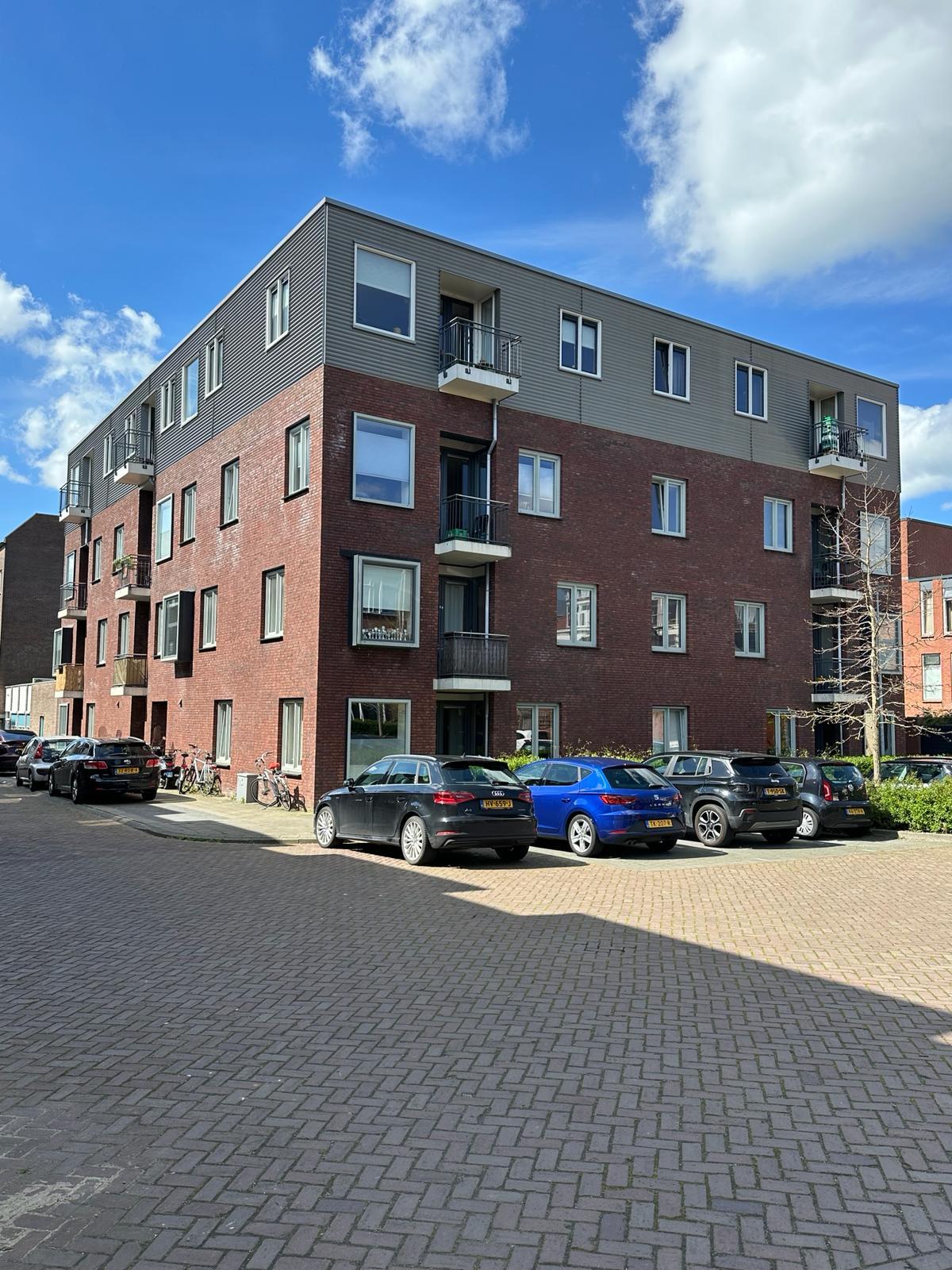 show all photos of Barestraat