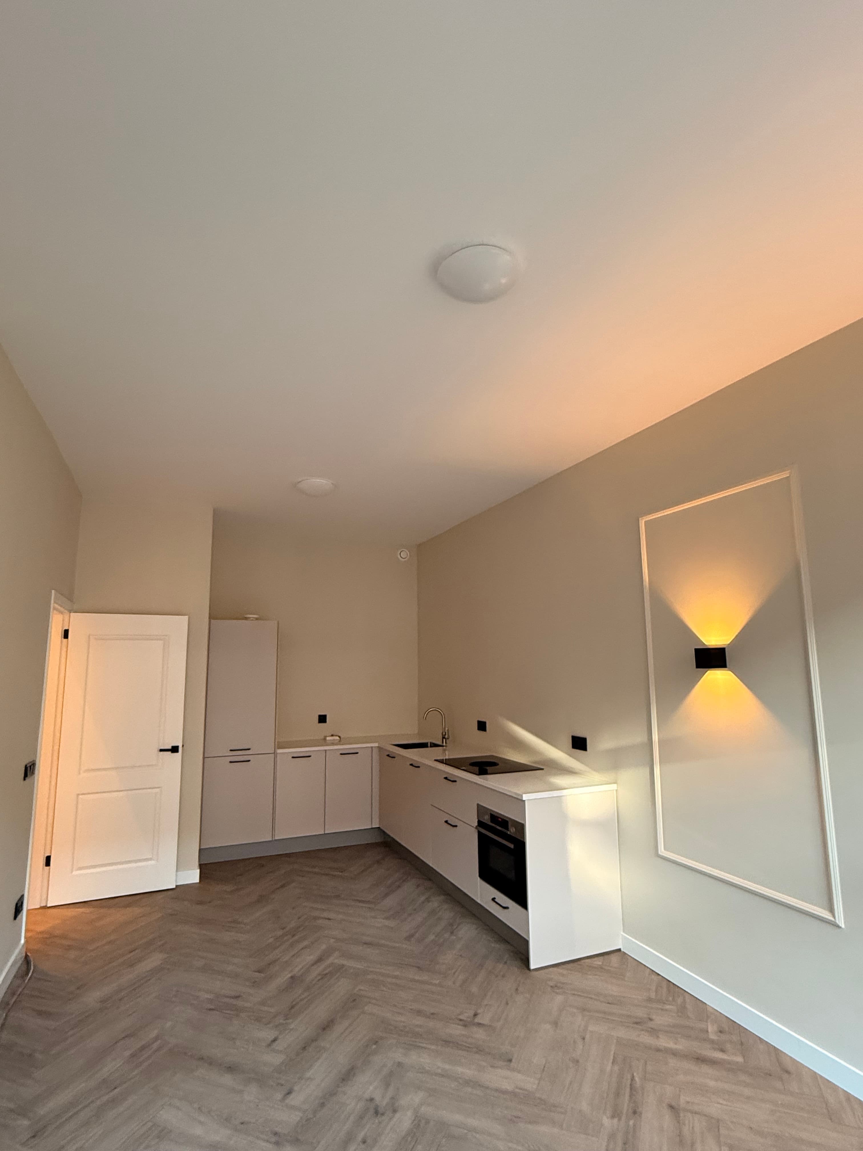 show all photos of Roo-Valkstraat