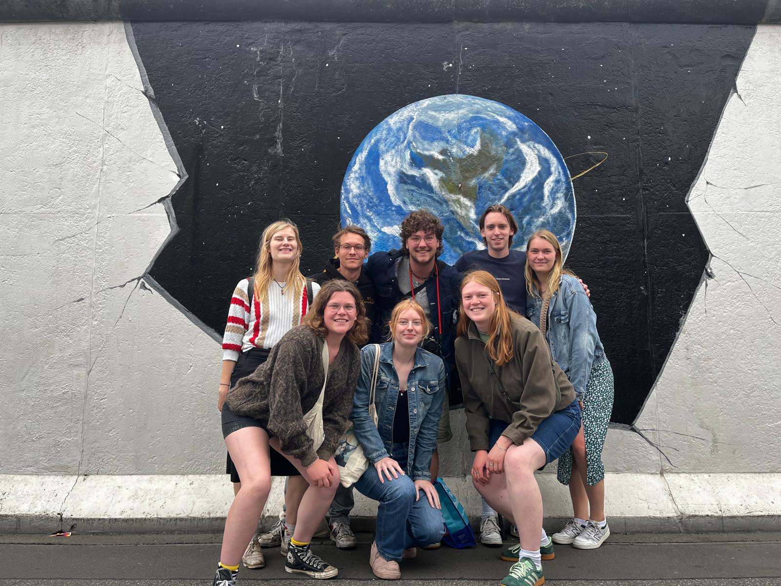 show all photos of Calslaan