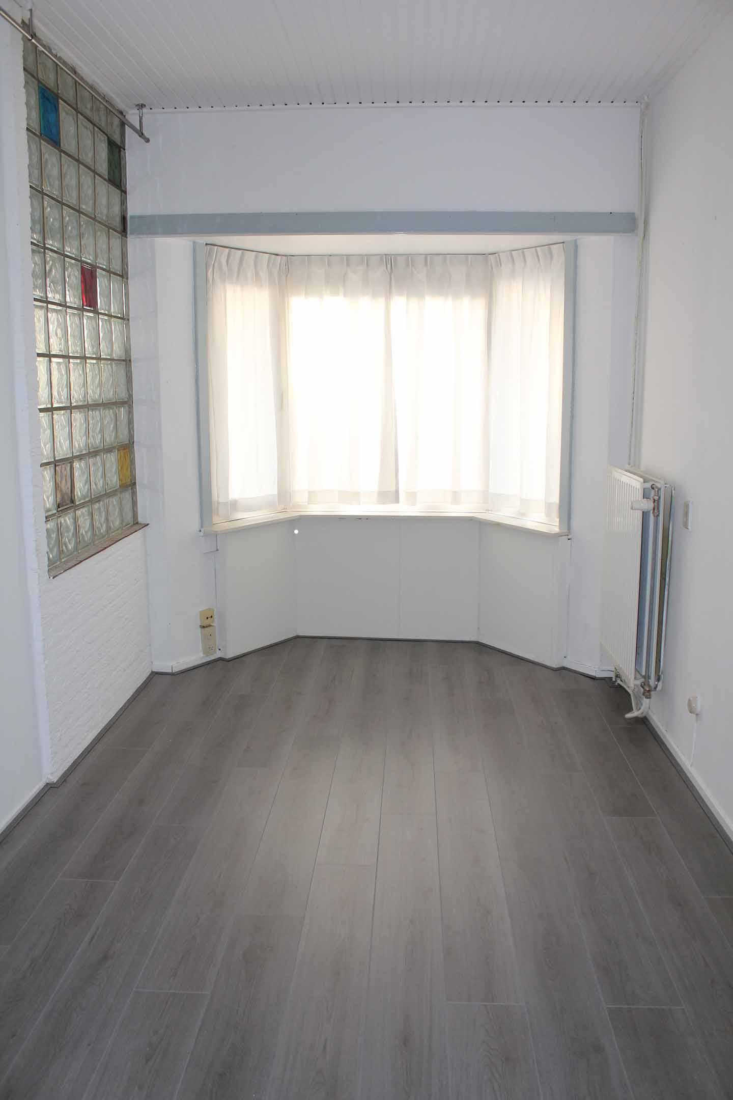 show all photos of Nicolaas Ruychaverstraat