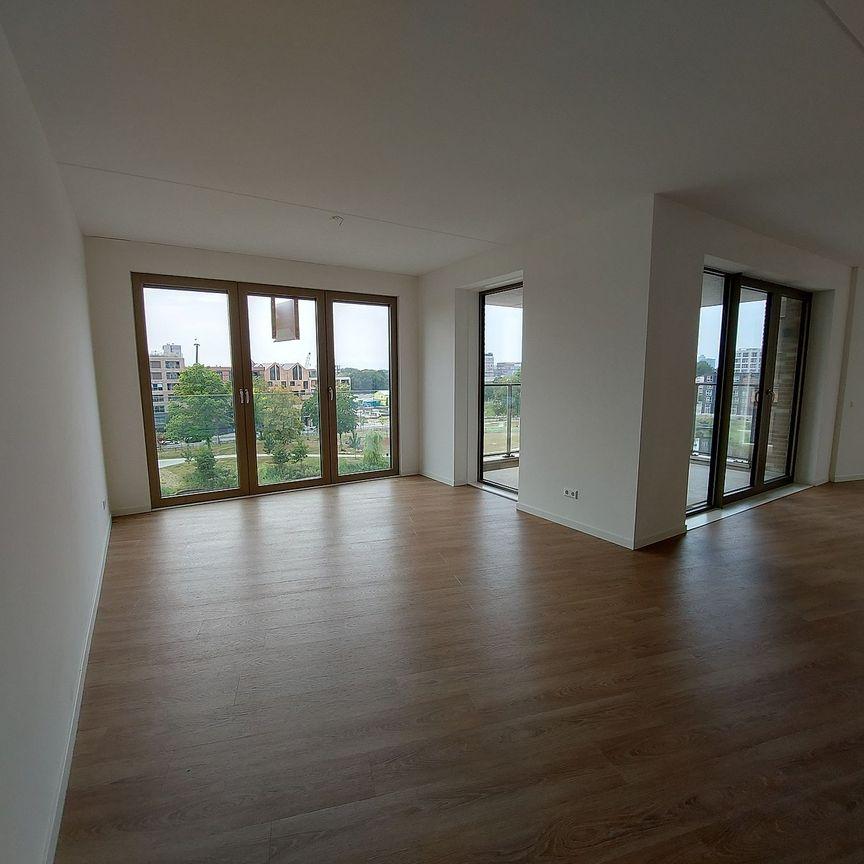 show all photos of Carel Willinkgracht