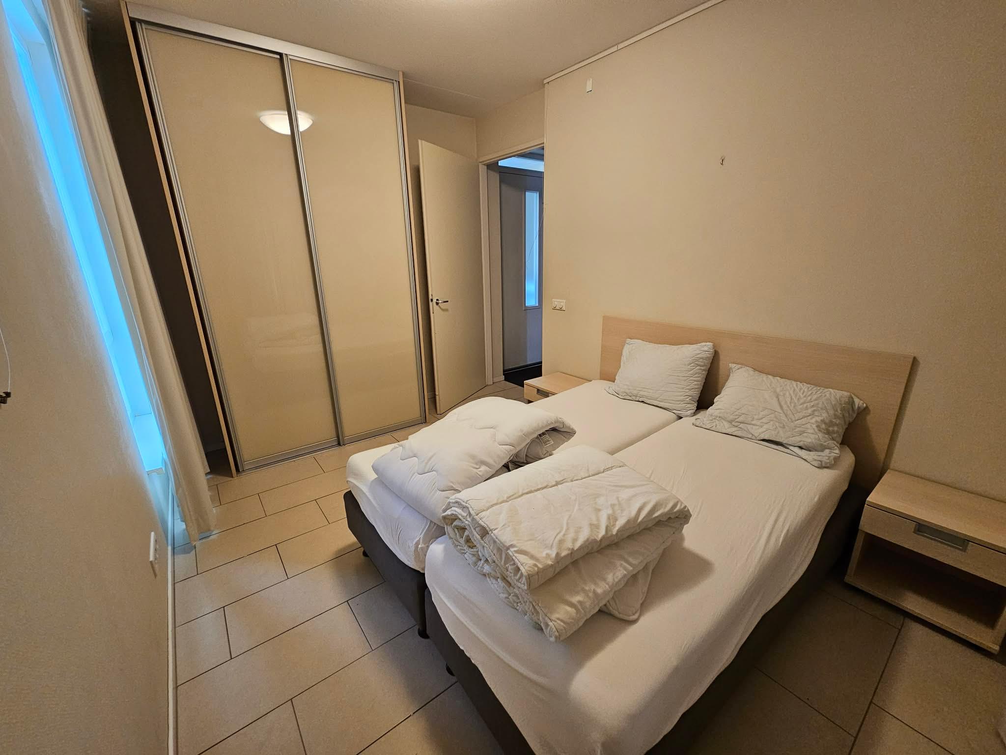 show all photos of Parallel Boulevard