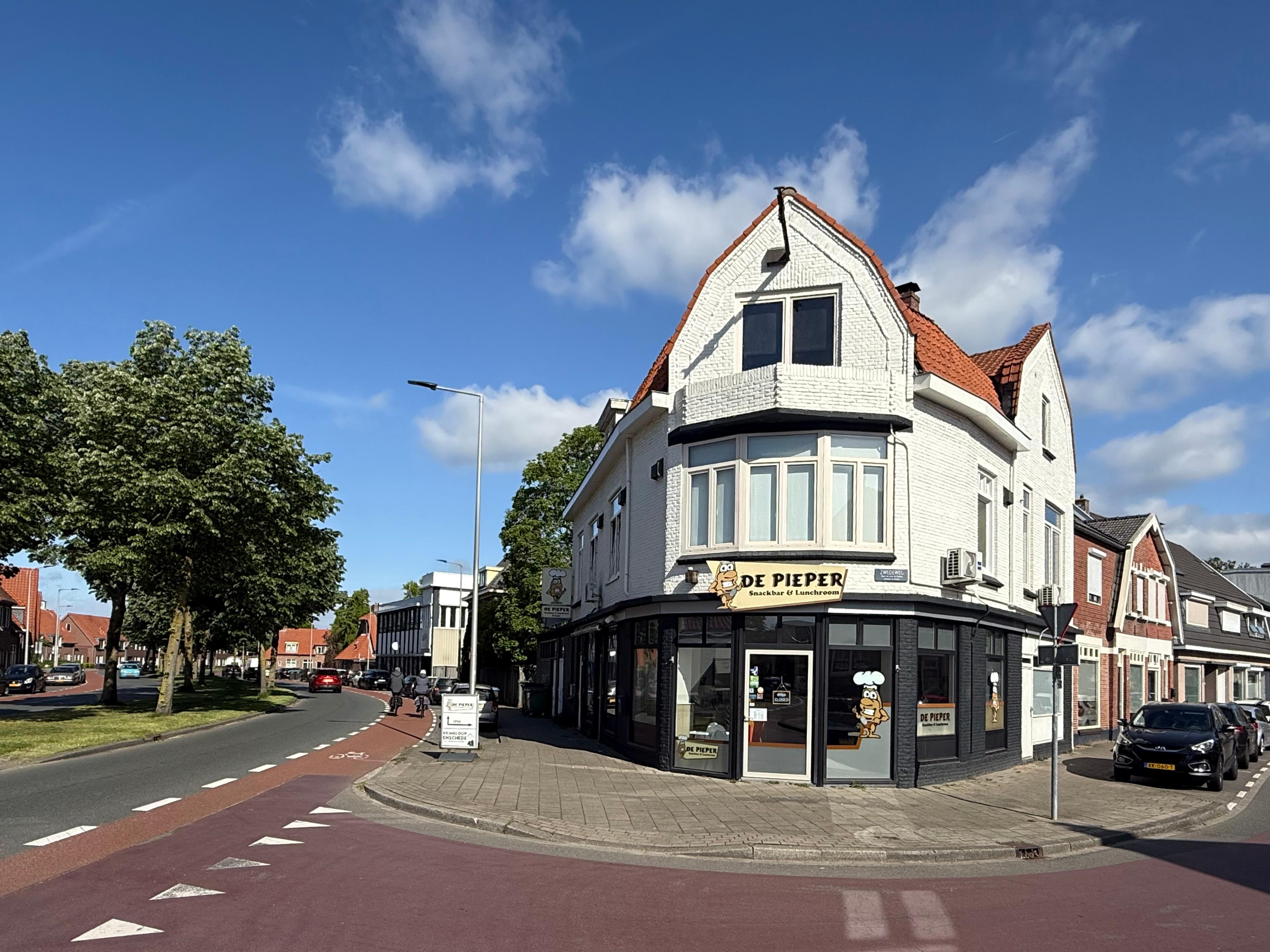 show all photos of Pathmossingel