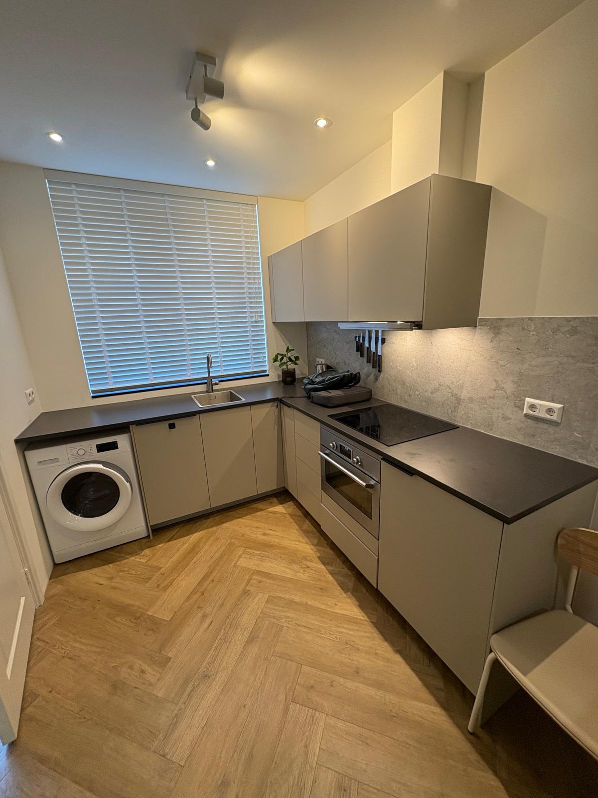 show all photos of Nieuwe Laan