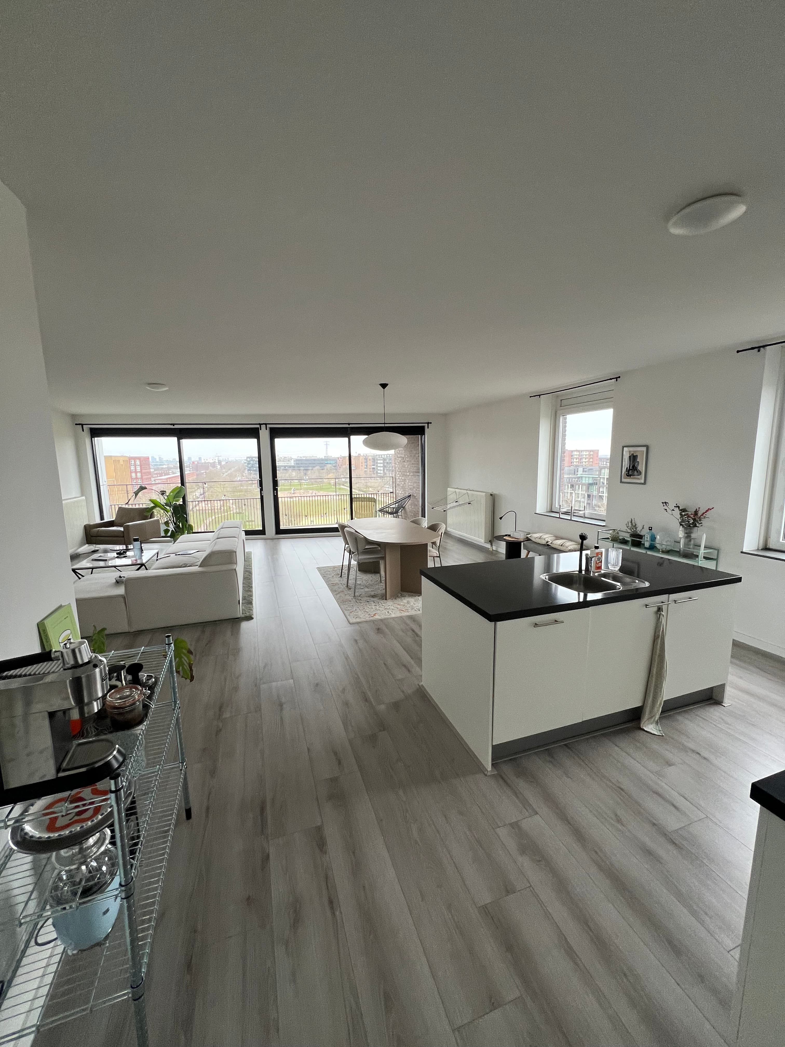 show all photos of Fritz Dietrich Kahlenbergstraat