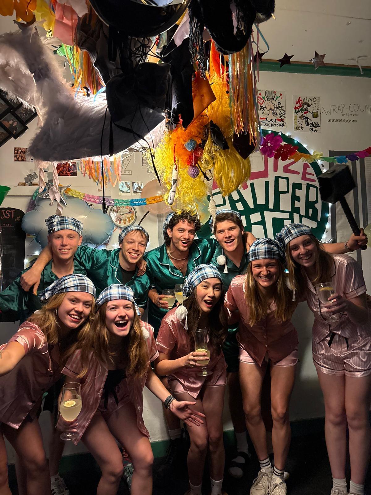 show all photos of Oldenzaalsestraat