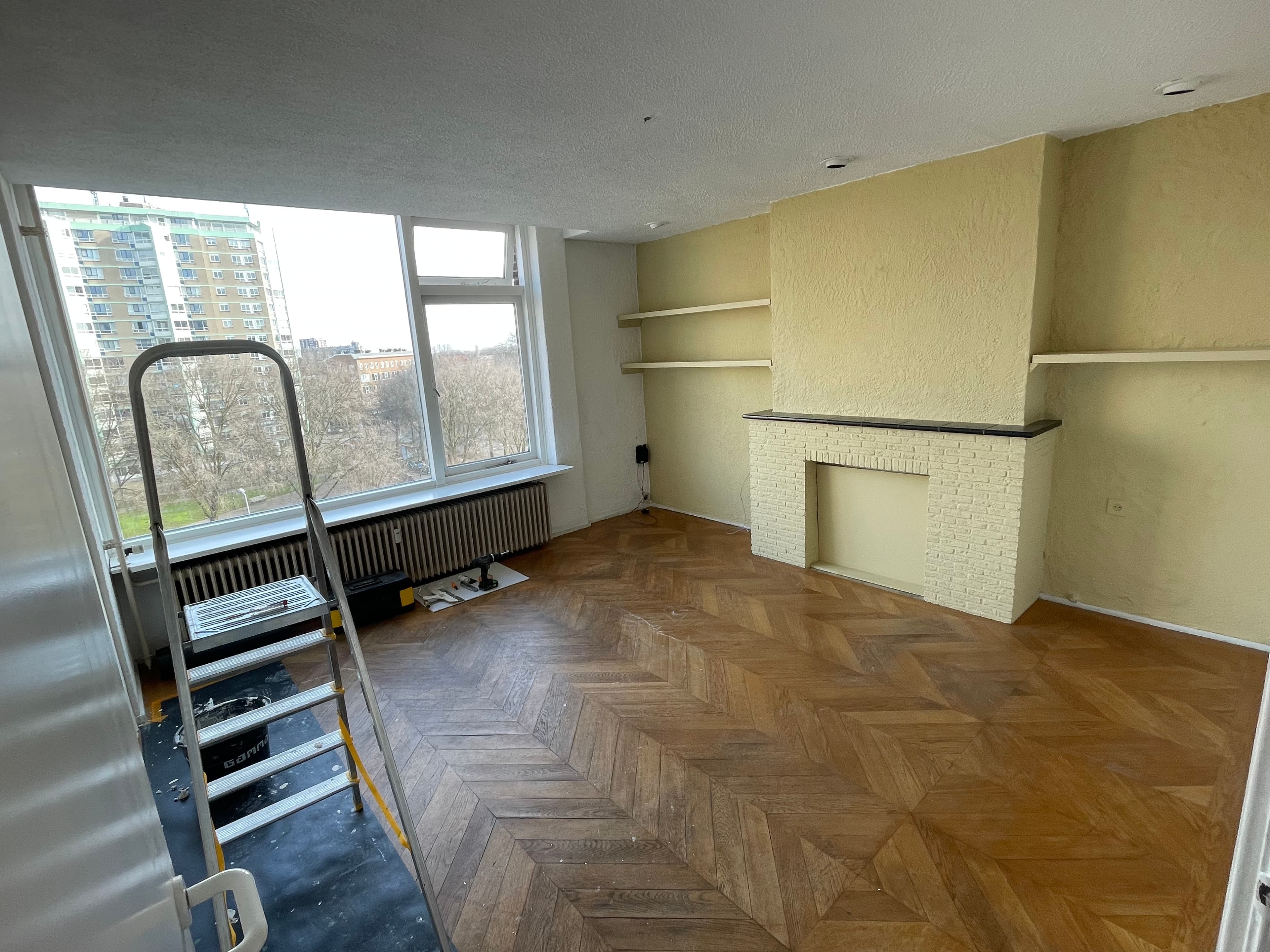 show all photos of Oostplein