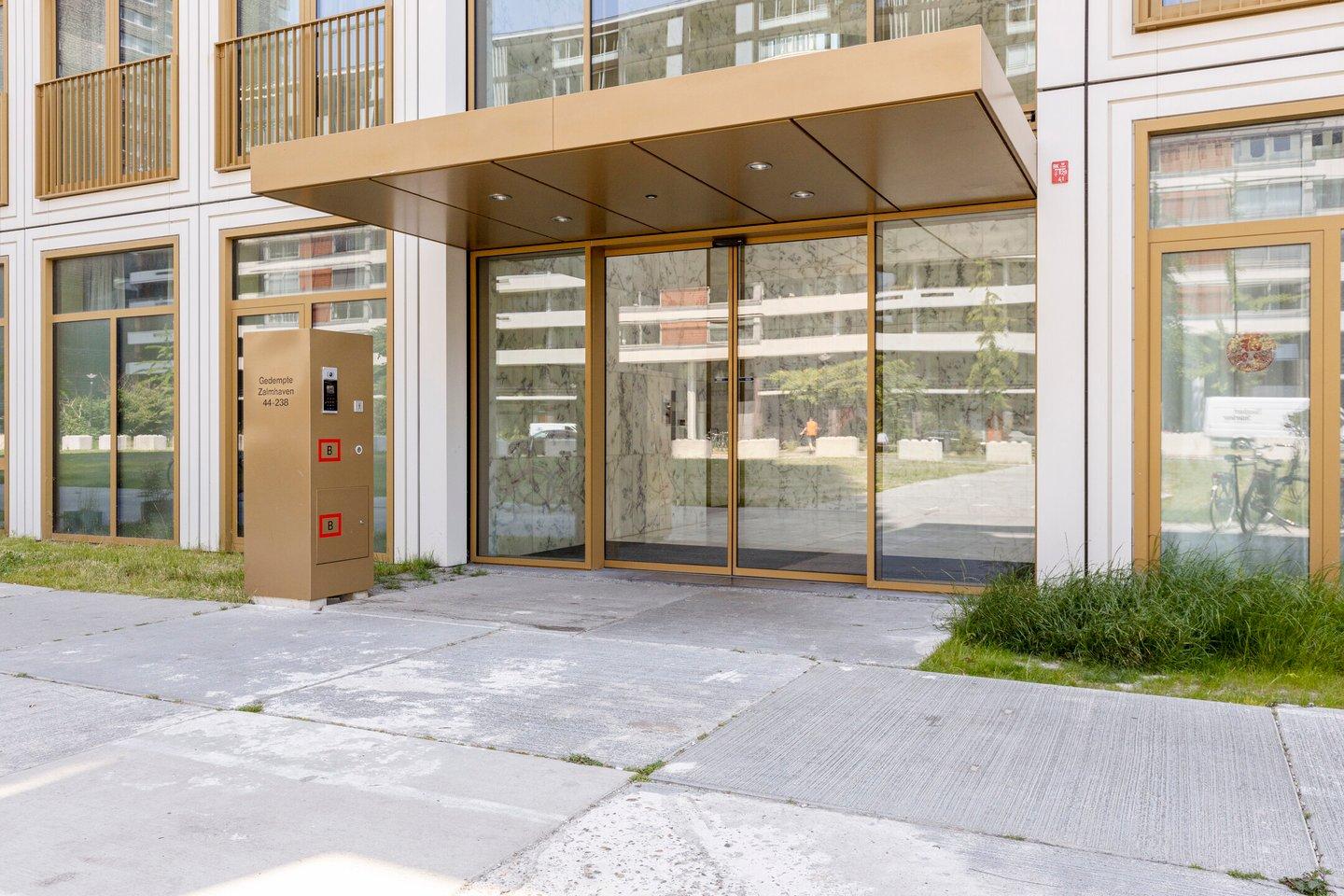 show all photos of Gedempte Zalmhaven