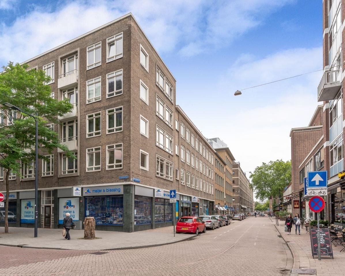 show all photos of Leeuwenstraat