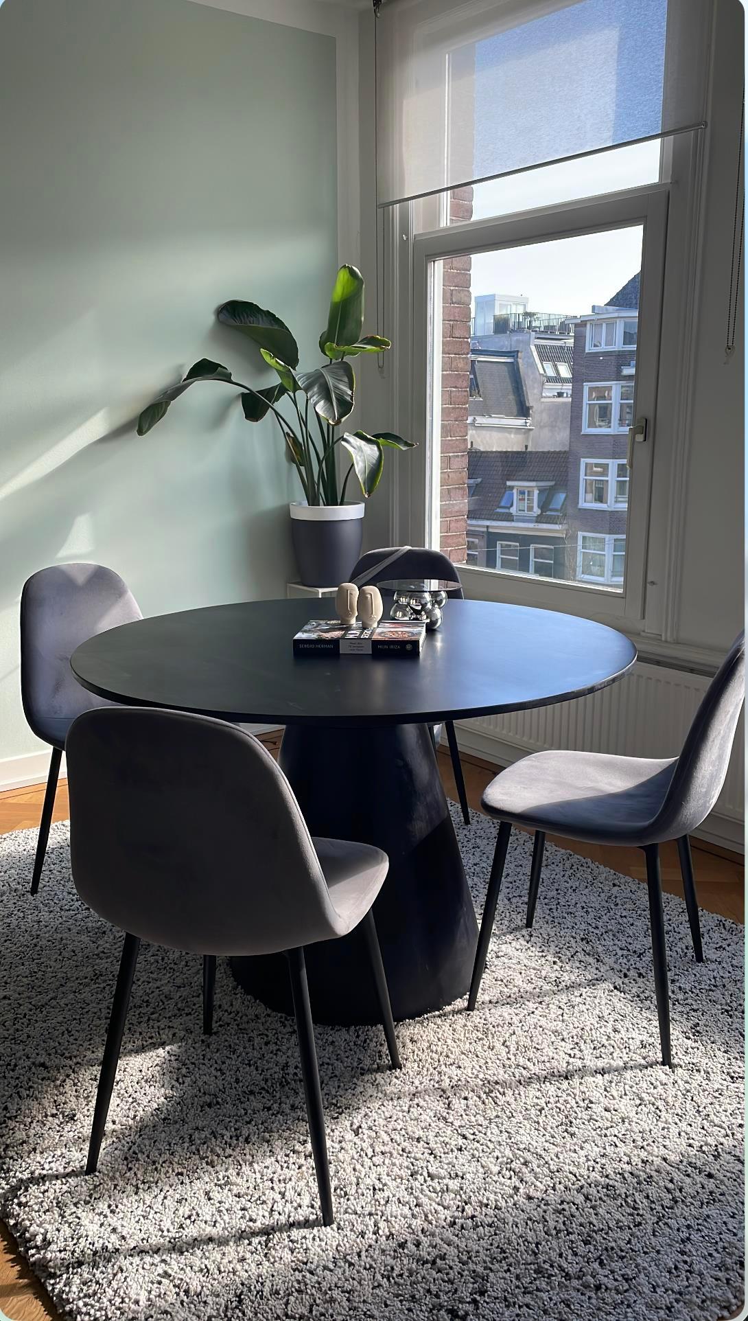 show all photos of Overtoom