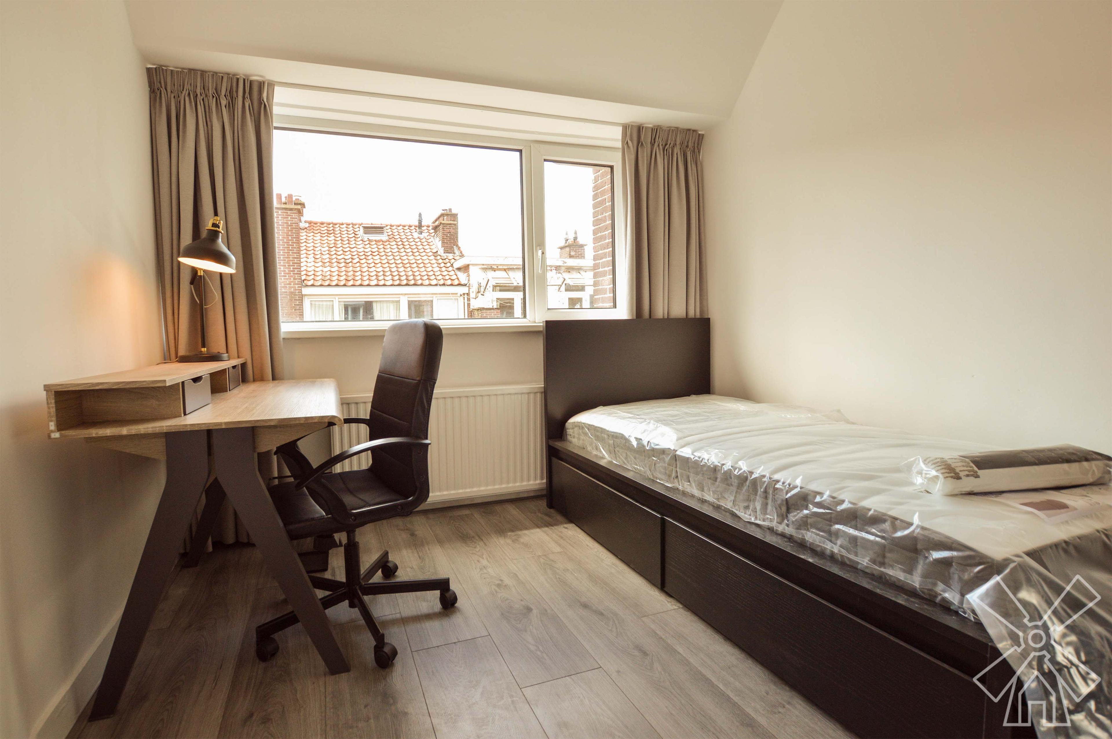 show all photos of Van den Berghstraat