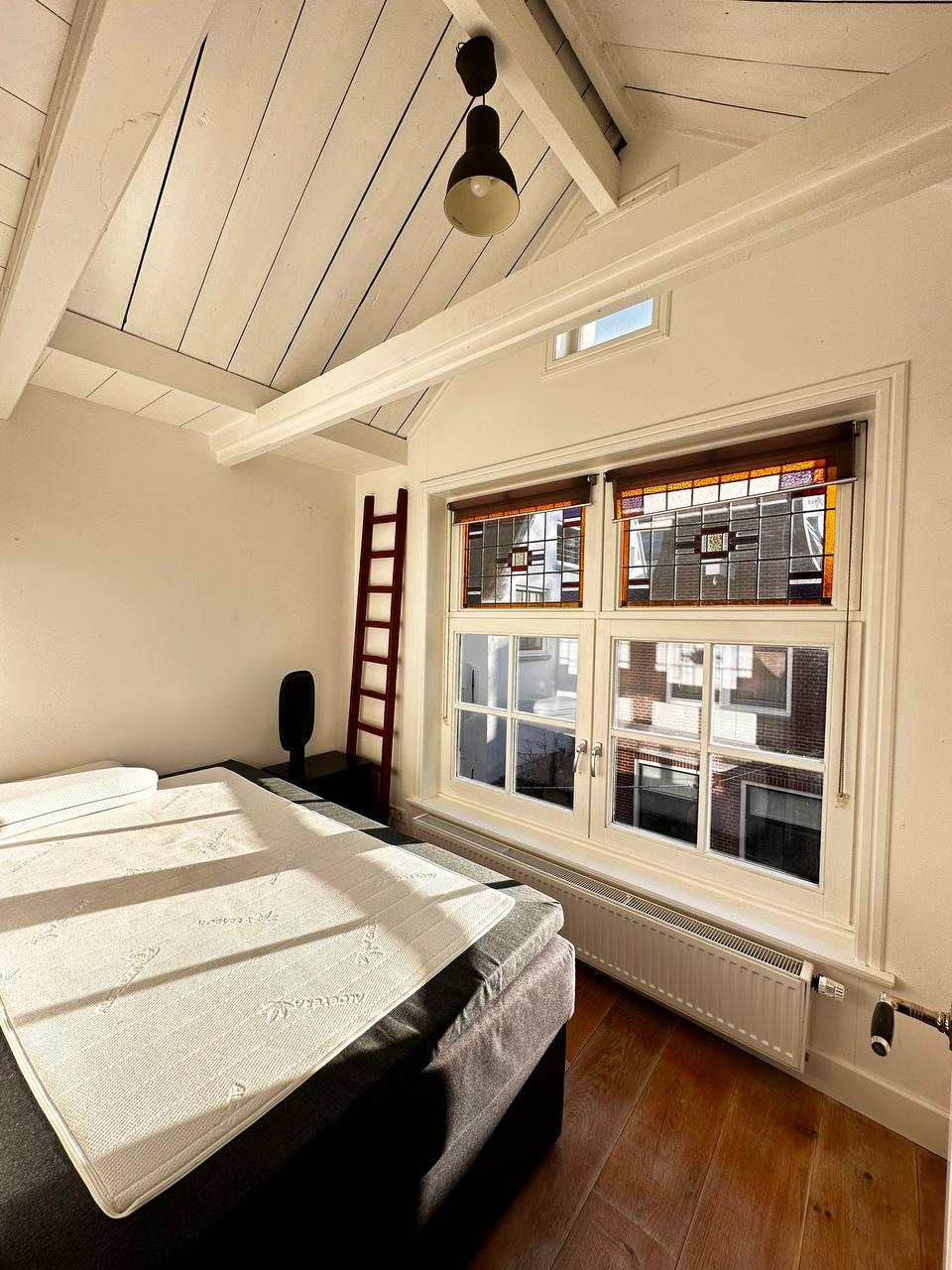 show all photos of Binnen Oranjestraat