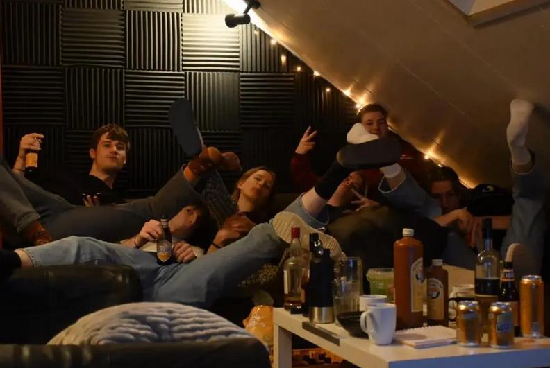 show all photos of Abraham Strickstraat