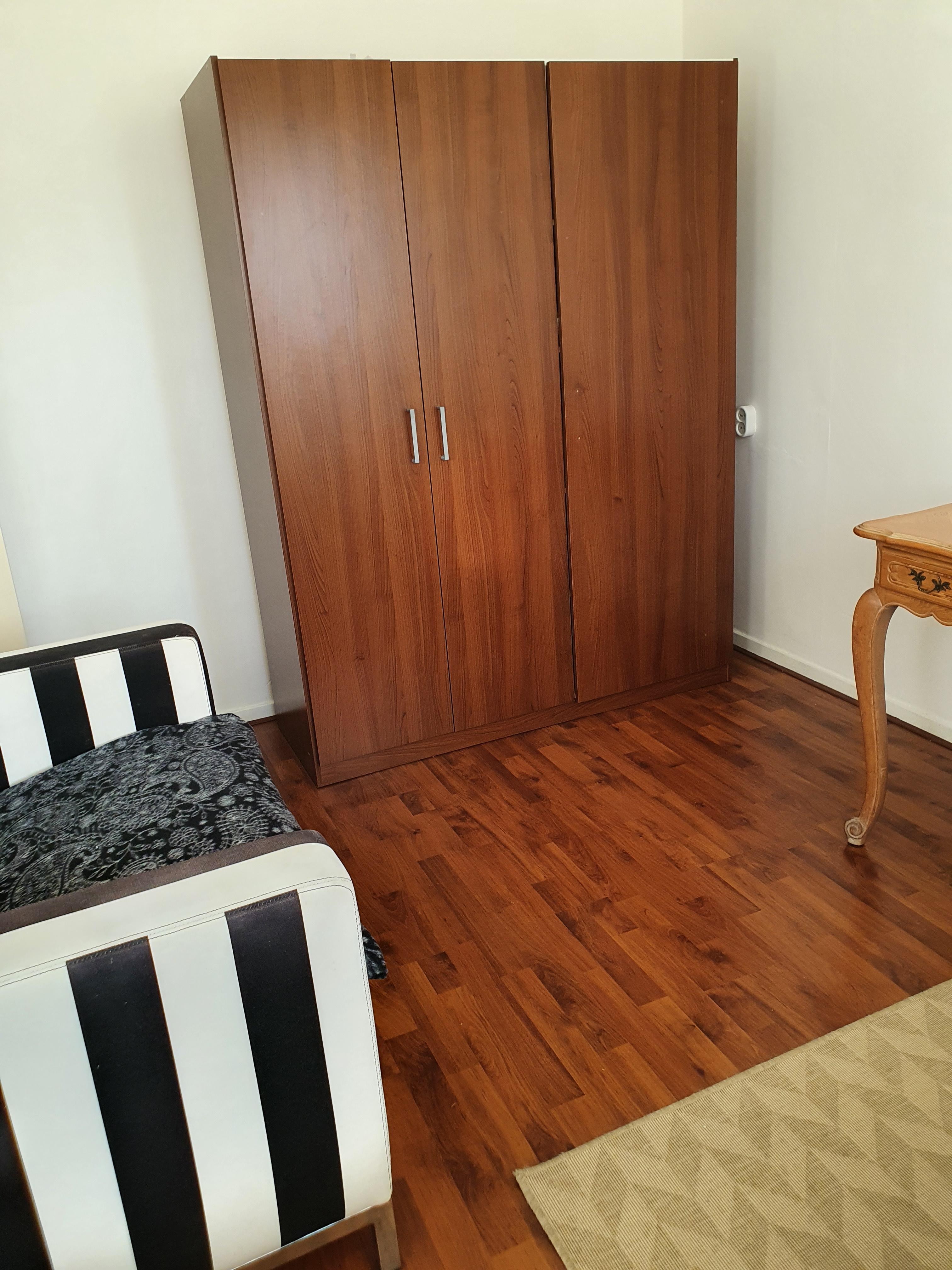 show all photos of Osdorper Ban