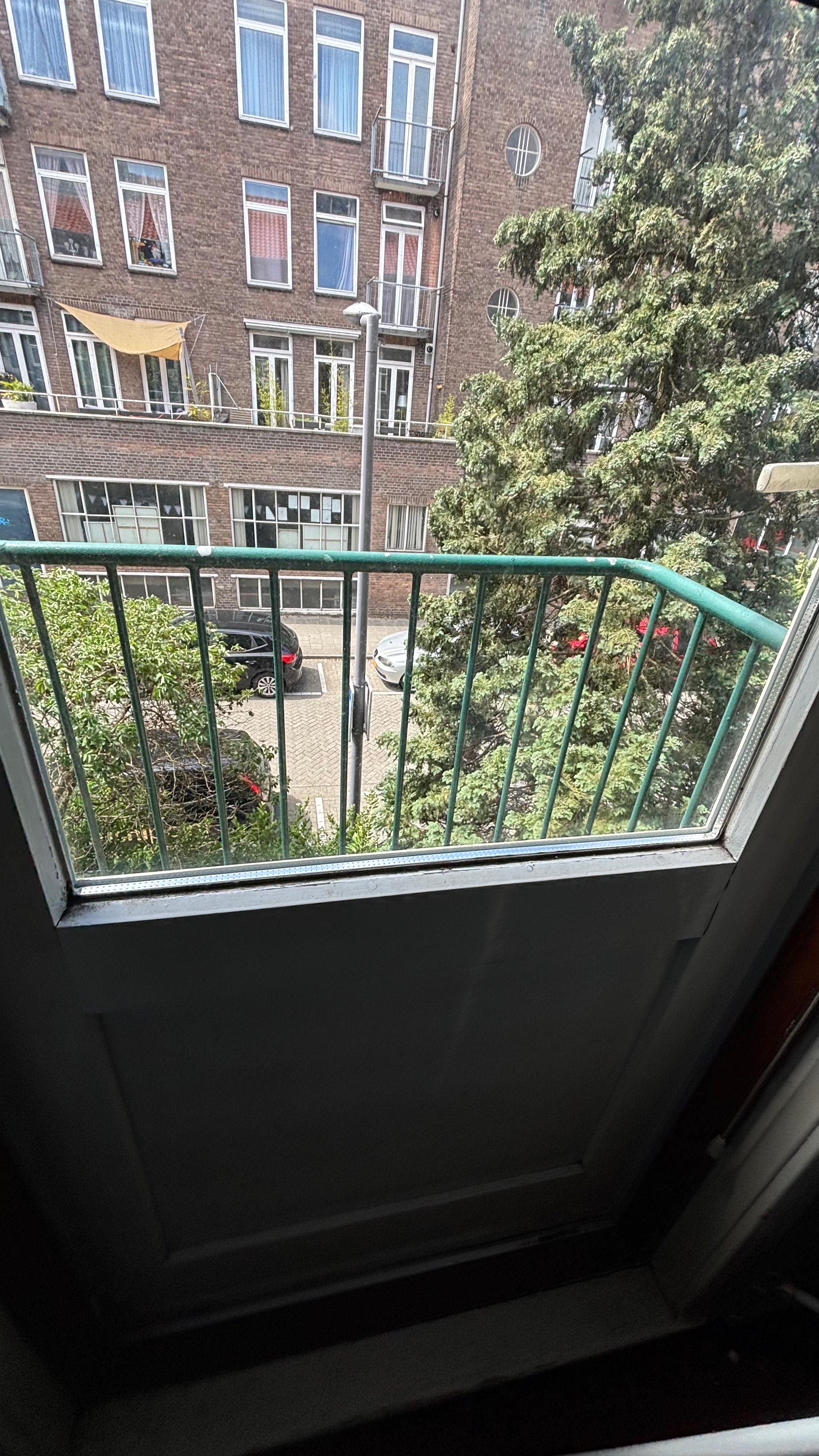 show all photos of Leopoldstraat