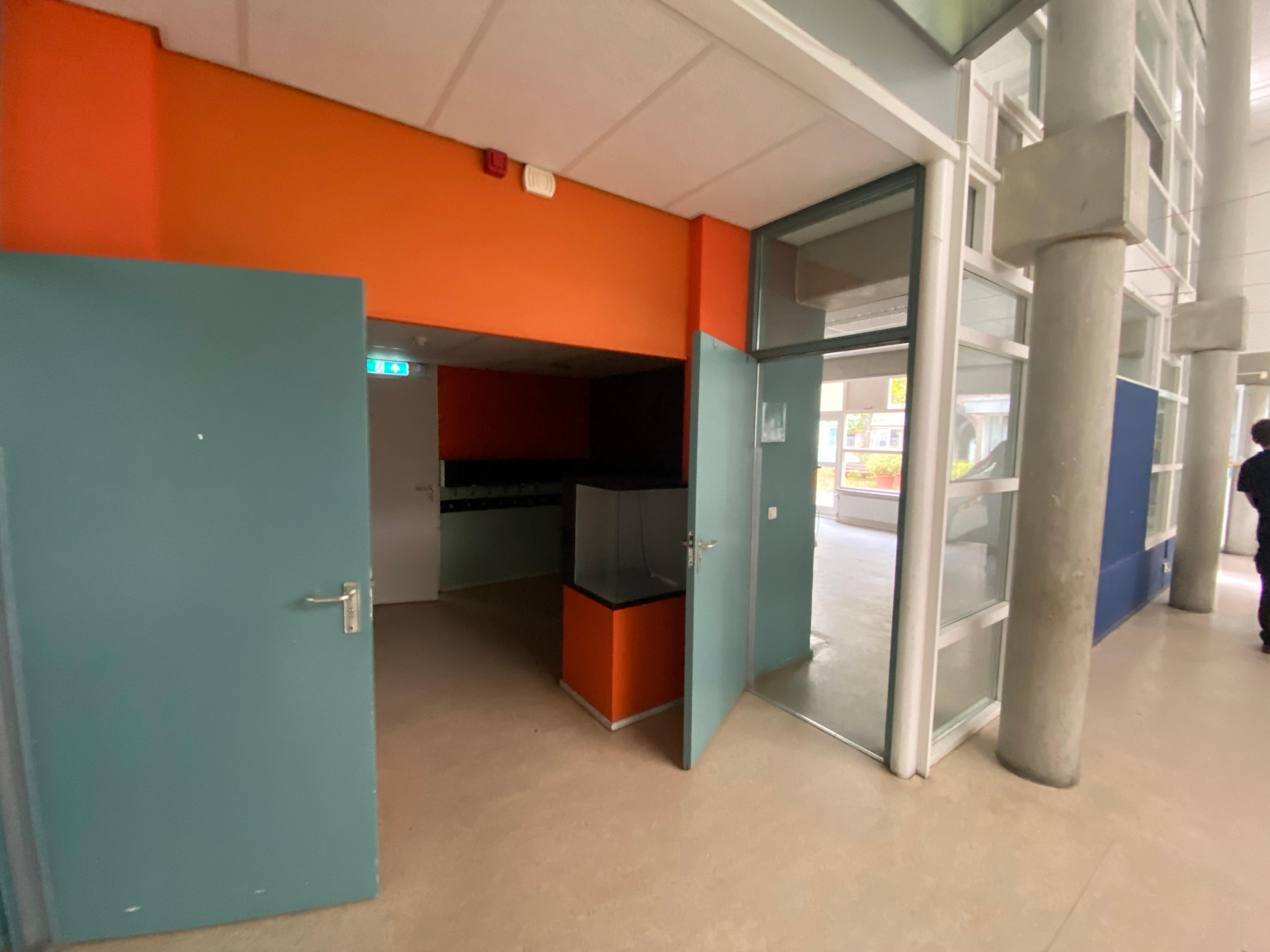 show all photos of Mr. H. Enschedeweg