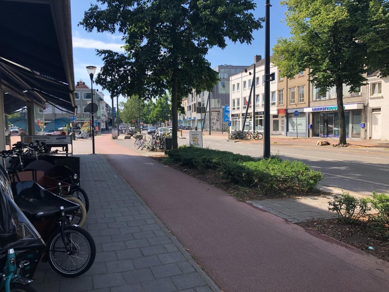 show all photos of Leenderweg