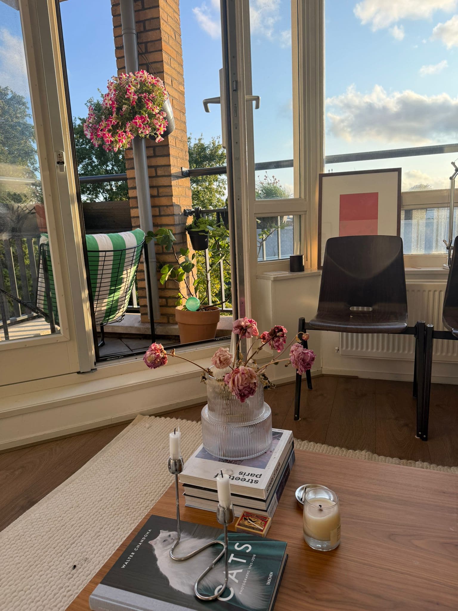 show all photos of Donker Curtiusstraat