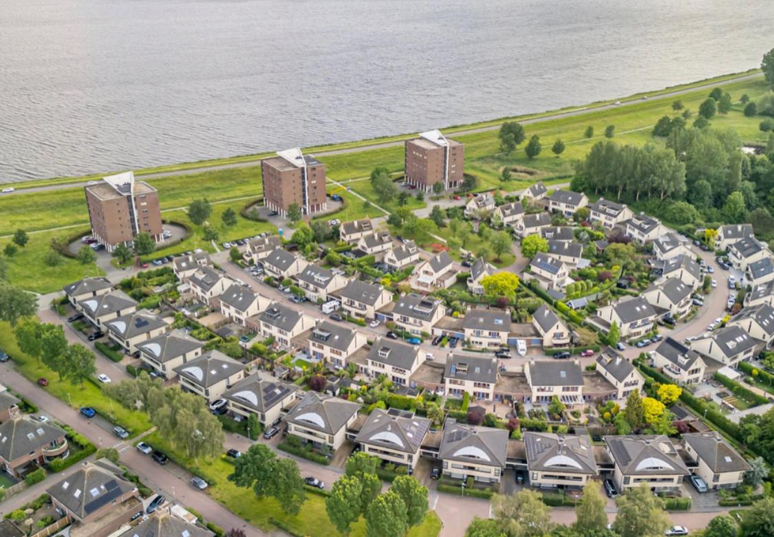 show all photos of Veldweg