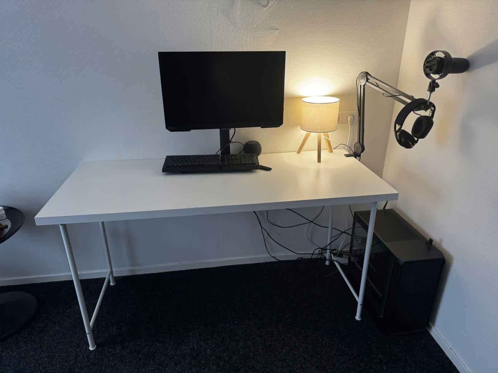 show all photos of Joan Muyskenweg