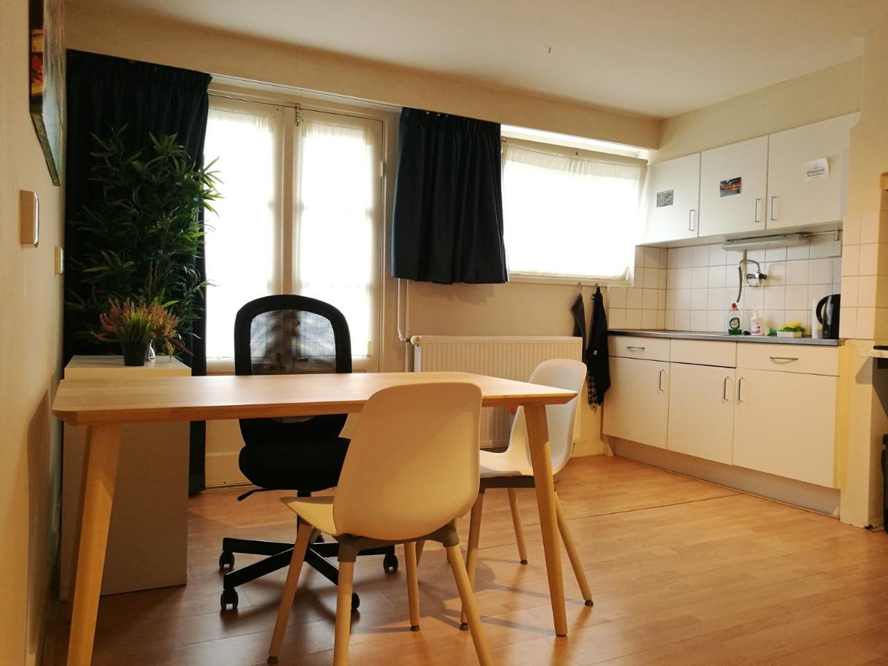 show all photos of Jacob Canisstraat