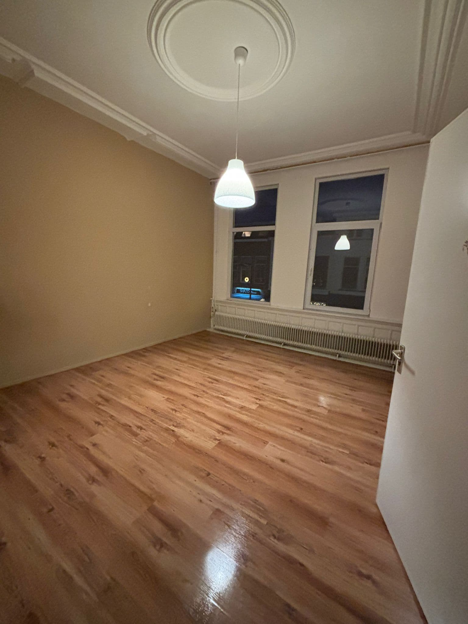 show all photos of Ginnekenweg