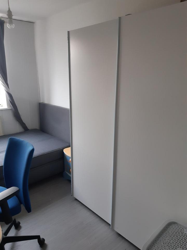 show all photos of De la Sallestraat