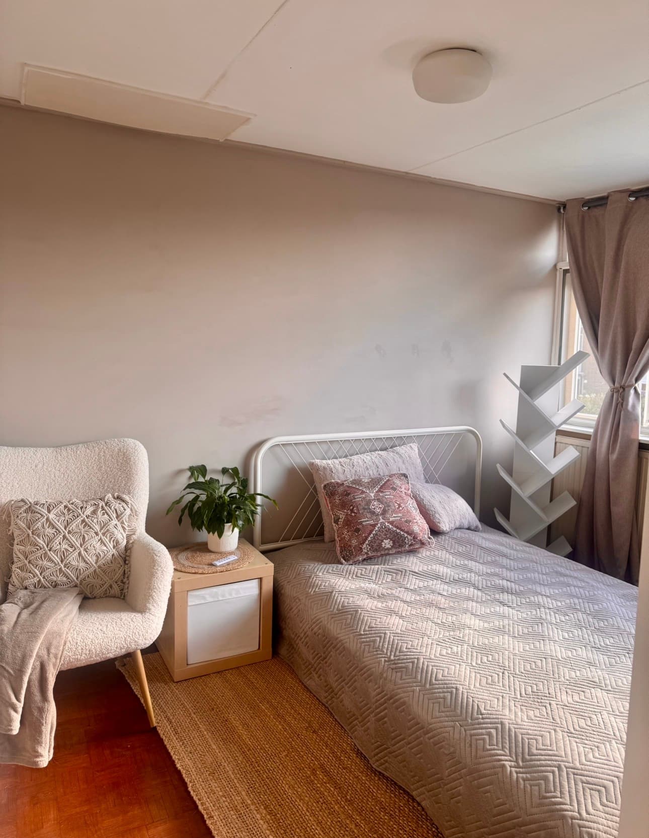 show all photos of IJsselmondselaan