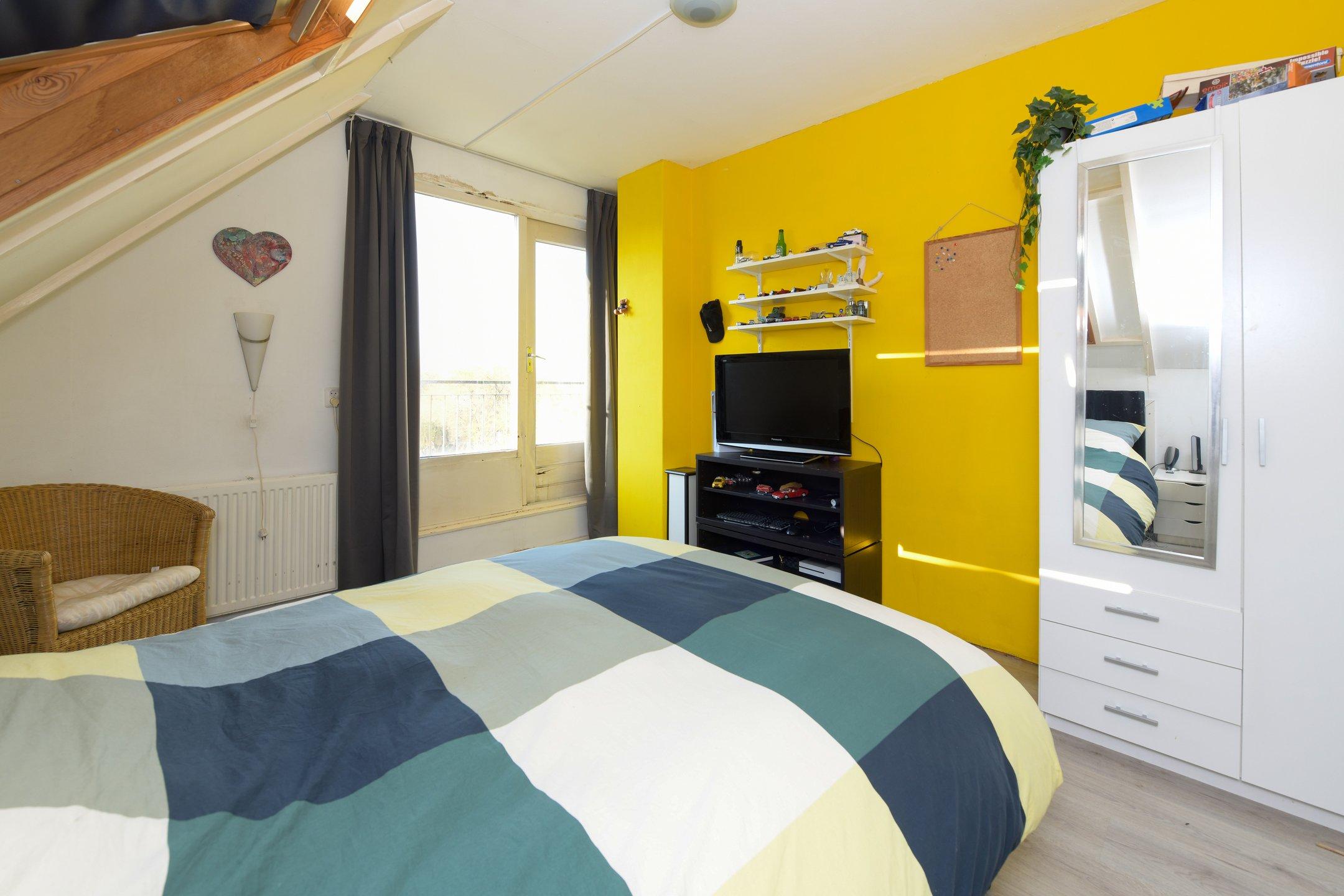 show all photos of Veenbesstraat