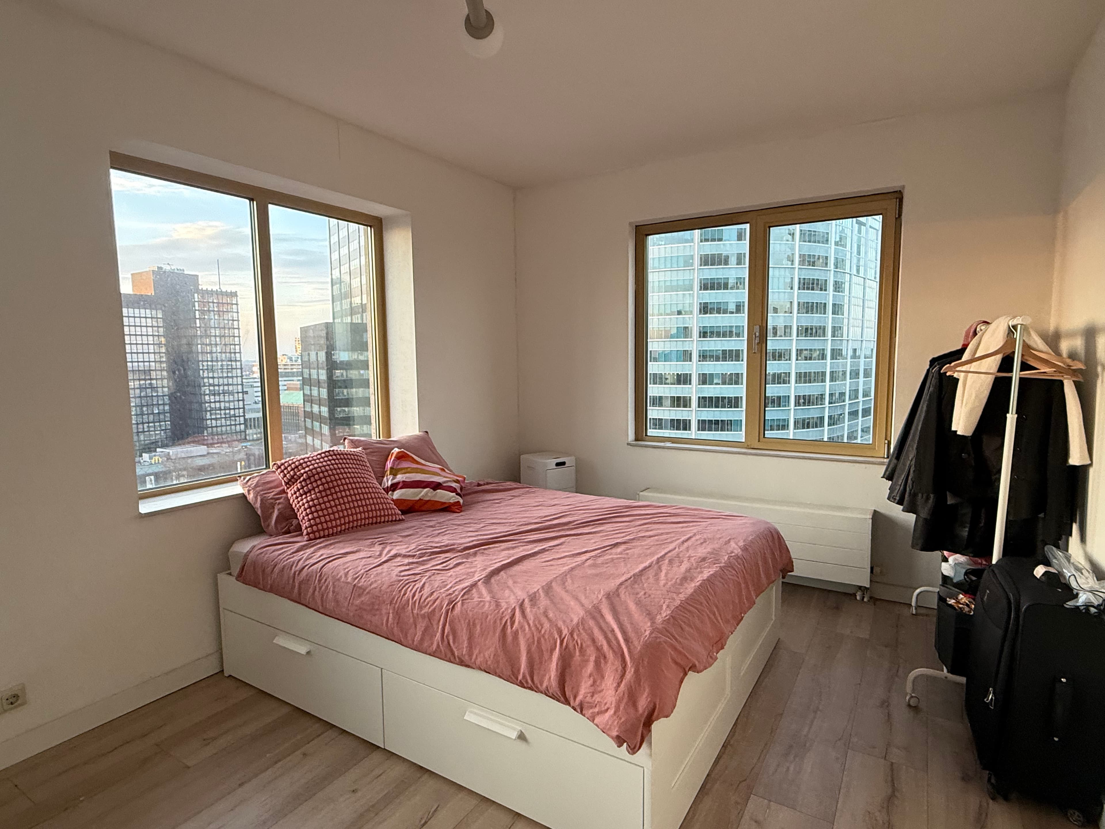 show all photos of Blaak