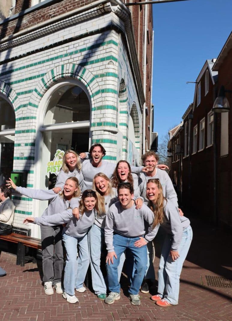 show all photos of Ayttasteeg