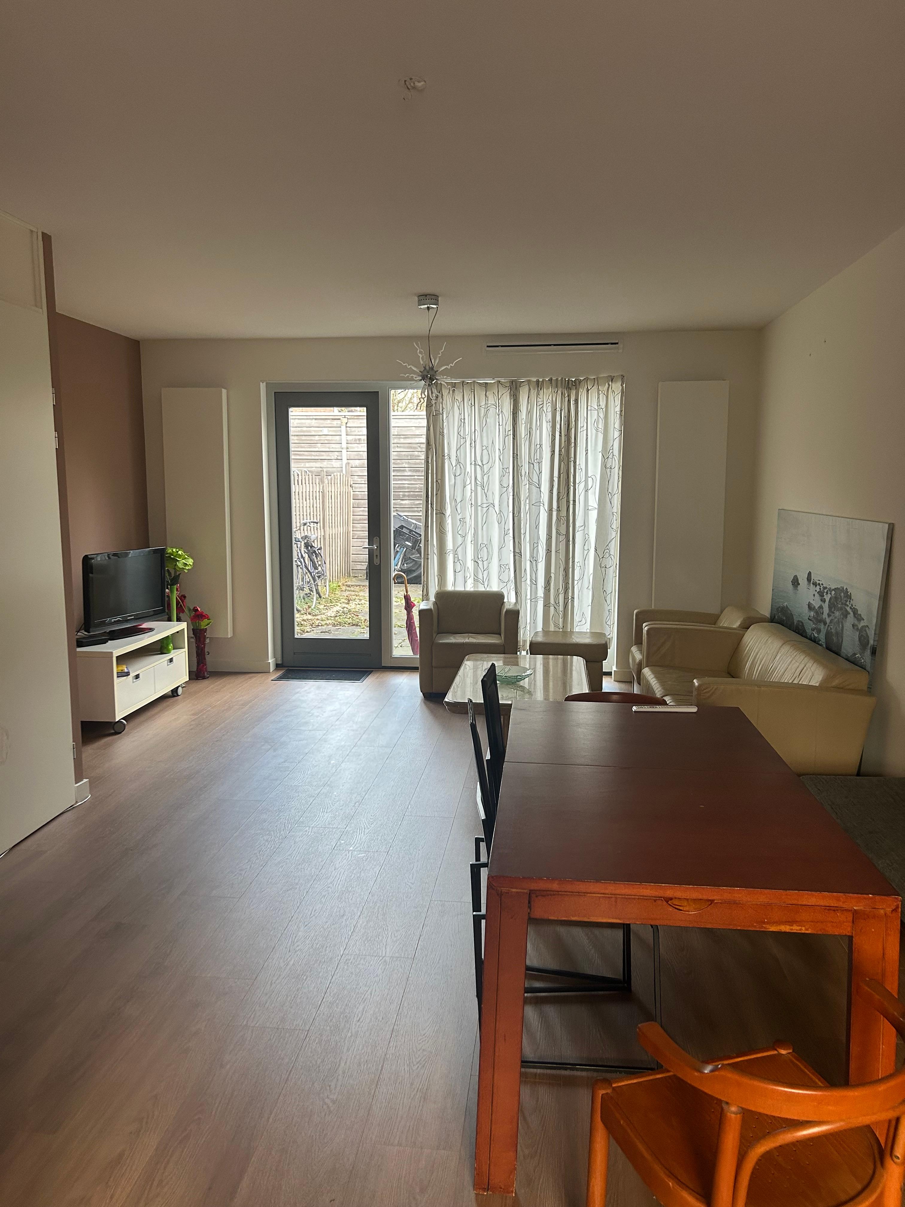 show all photos of Aakpad