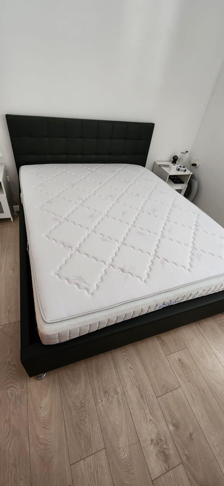 show all photos of Mangostraat