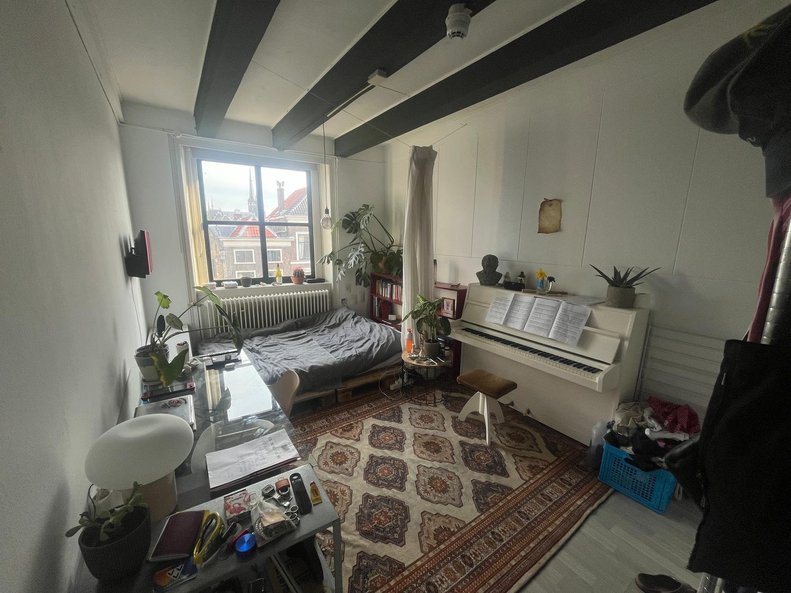 show all photos of Oude Delft