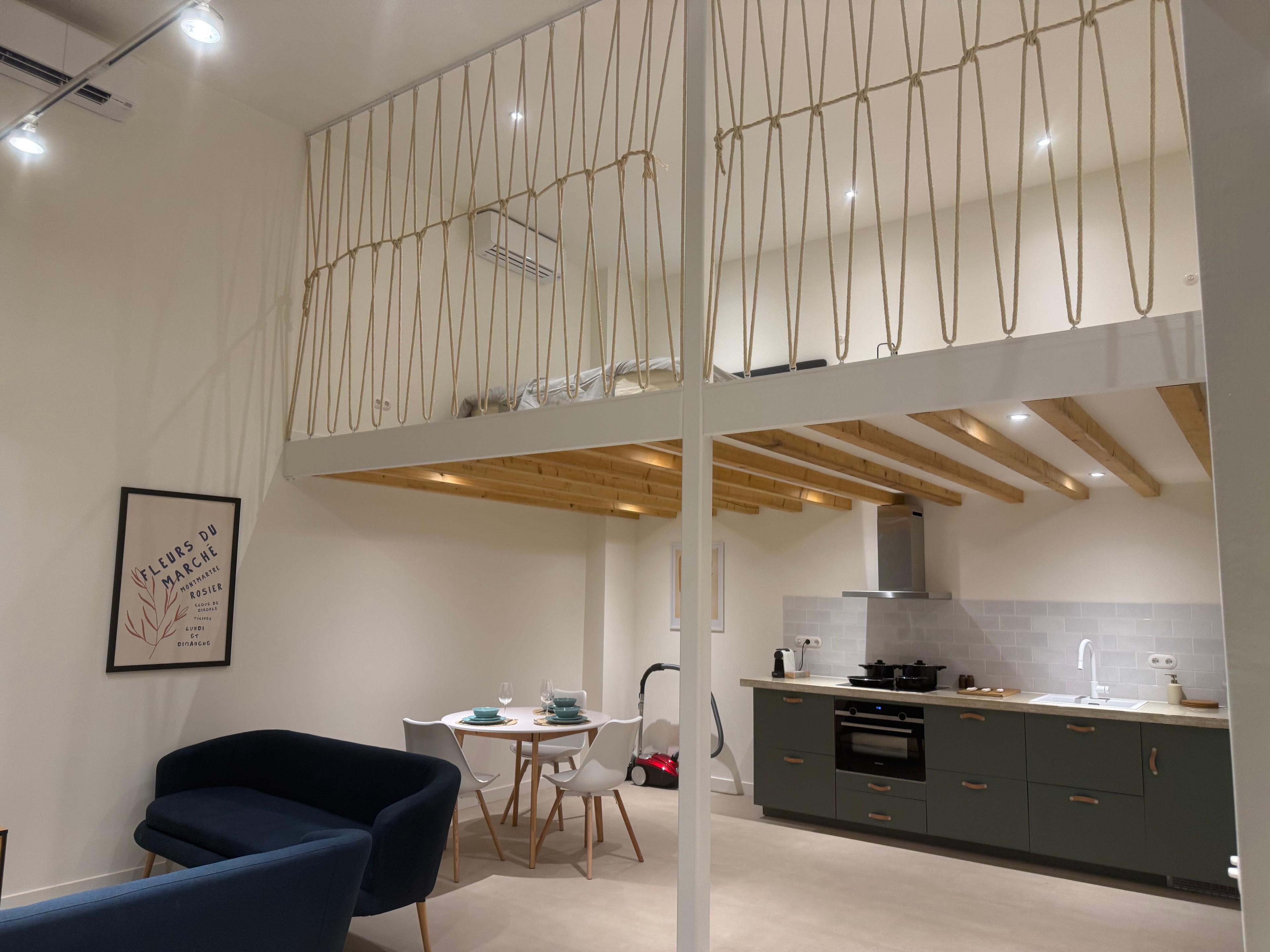 show all photos of Noordeinde