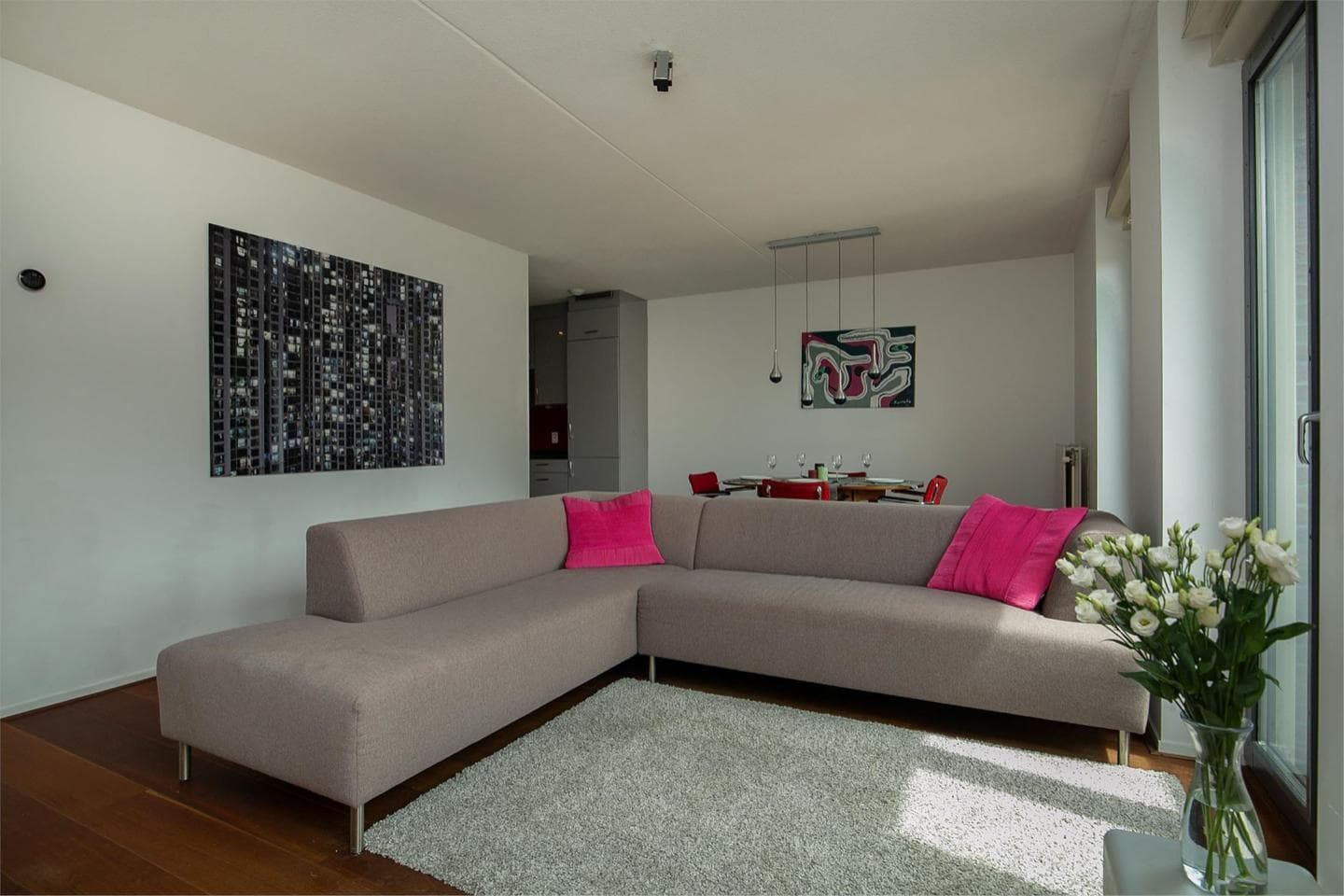 show all photos of Hugo de Grootkade