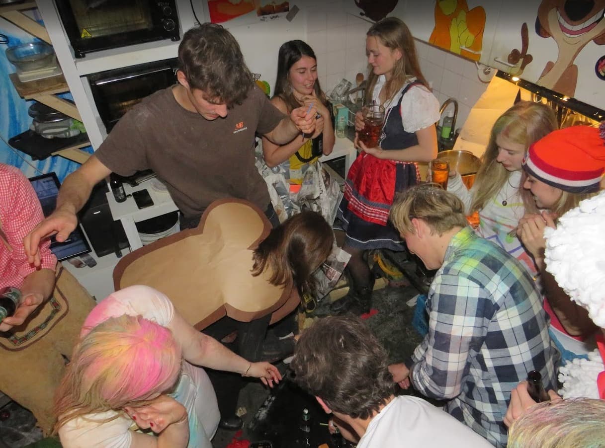 show all photos of Van Hasseltlaan