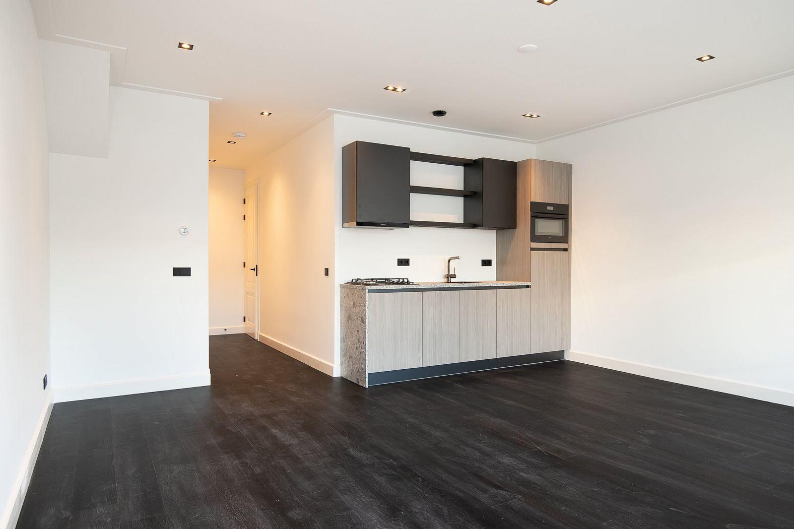 show all photos of Gerard Doustraat