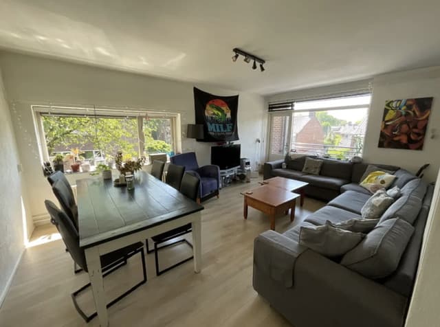 show all photos of Van der Waalsstraat