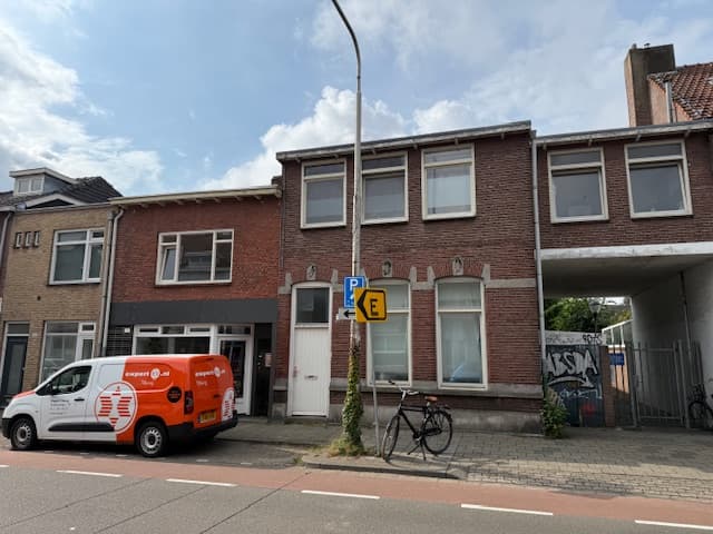 show all photos of Bredaseweg