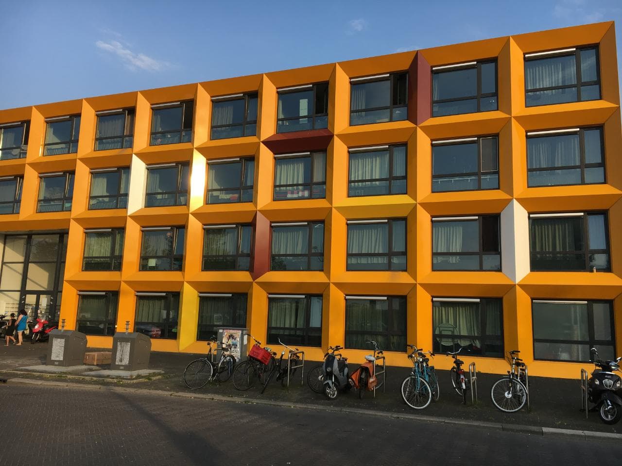 show all photos of Karspeldreef