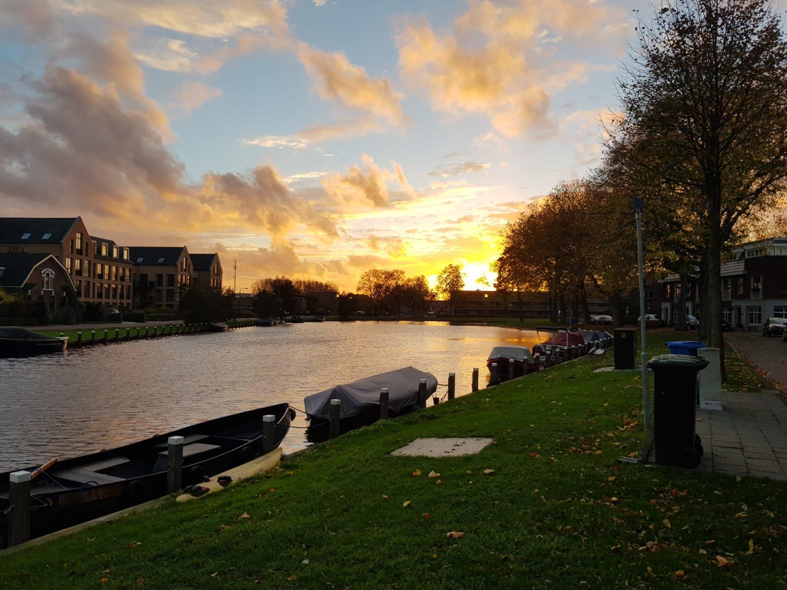 show all photos of Prins Hendrikkade